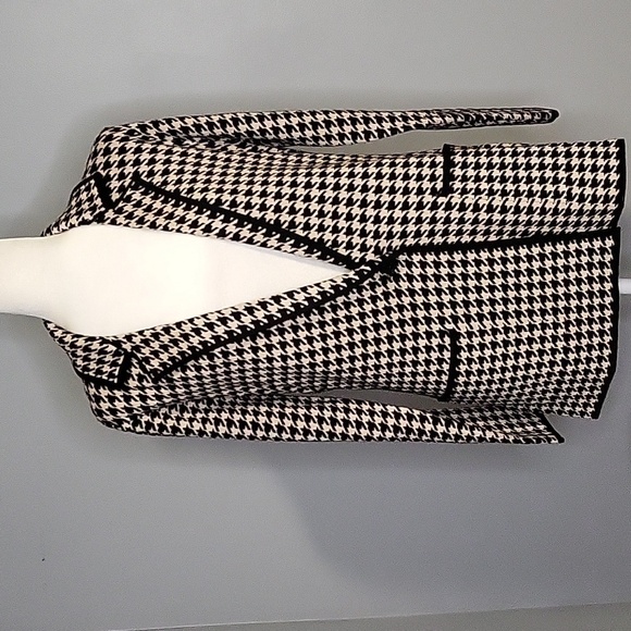 Max Studio Black and Tan Houndstooth Sweater Blazer Jacket - Size M - Picture 1 of 9